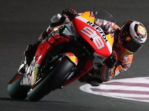 Video: Detik-detik Lorenzo Tabrak Rossi, Vinales, dan Dovizioso