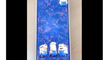 Netizen ini menggunakan gambar Minion untuk menyamarkan lubang kamera depan Galaxy S10+ yang berjumlah dua buah. Foto: istimewa