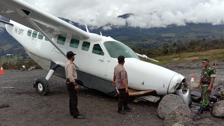 Kronologi Tergelincirnya Pesawat di Bandara Puncak Papua Kronologi Tergelincirnya Pesawat di Bandara Puncak Papua