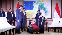 Siti Aisyah dibebaskan karena jaksa mencabut dakwaan pembunuhan terhadap Kim Jong-nam. Menkum HAM atas perintah Presiden Joko Widodo melobi Jaksa Agung Malaysia.