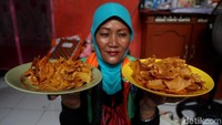 Keripik sukun pun menjadi salah satu andalan oleh-oleh dari pulau yang dijuluki Bali Baru nya Indonesia itu.