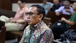 Ekspresi Sekjen dan Bendahara KONI Saat Jalani Sidang Perdana