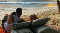 Granit Xhaka saat berlibur ke Seychelles, pulau kecil yang indah di Samudera Hindia saingannya Maldives (Instagram/granitxhaka)