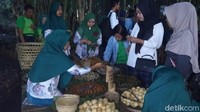 Pasar ini akan melayani penukaran uang rupiah dengan uang keping bambu. Adapun satu uang keping nilainya sebesar Rp 2.000 (Eko Susanto/detikcom)