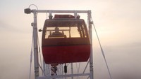 Selain keluarga, bianglala ini pun begitu digemari buat liburan bersama kekasih (Kurnia/detikTravel)