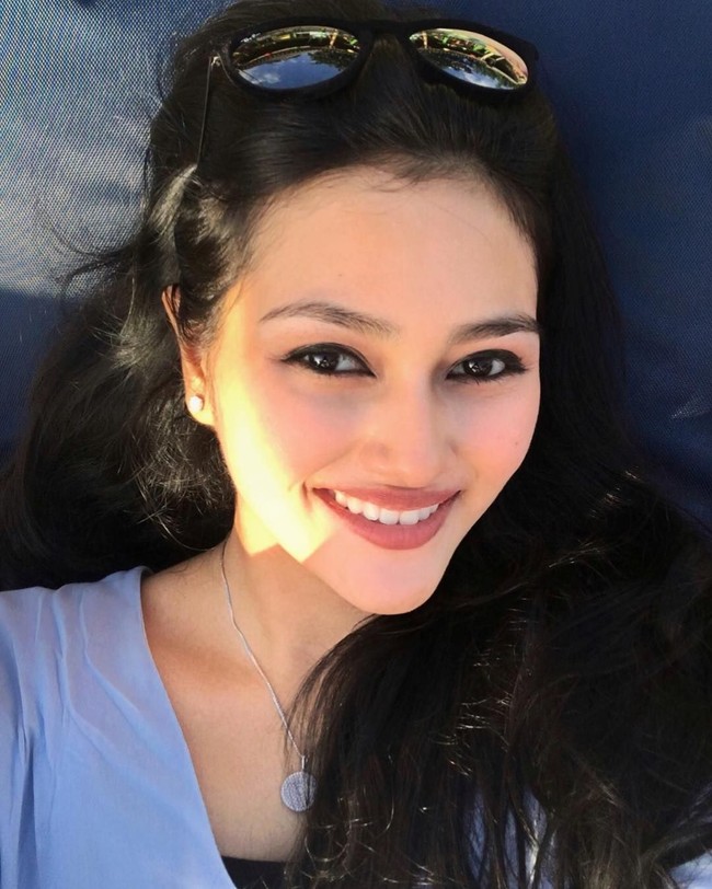 Wanita lulusan Institut Teknologi Bandung (ITB) ini mulai rajin berolahraga, mengatur pola makan, dan lebih peduli terhadap penampilannya. Perjuangan Jesica tentu tidak mudah karena membutuhkan ketegaran, semangat, konsisten, dan waktu untuk mencapai apa yang ia impikan. Tapi, ia percaya bahwa akan selalu ada harapan untuk orang yang mau berusaha. Foto: Instagram @jesicafitriana