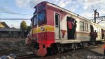 Penyok, Begini Penampakan Gerbong KRL yang Dievakuasi Pagi Ini