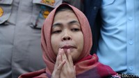 Aisyah meluapkan kebahagiaannya sekaligus kerinduannya bertemu dengan keluarga.