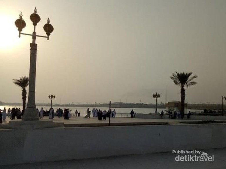 Suhu di Jeddah Mencapai 50 Derajat Celcius, Tertinggi Sejak 2010 Suhu di Jeddah Mencapai 50 Derajat Celcius, Tertinggi Sejak 2010