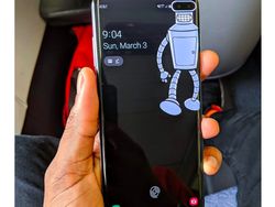 Marak Wallpaper Kreatif Sembunyikan Lubang Kamera Galaxy S10