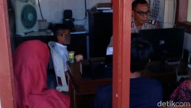 Anak SD dicukur ngawur saat lapor polisi/