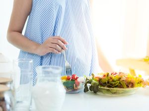 Pisang, Tomat, Yogurt: 10 Makanan yang Tak Cocok dengan Perut Kosong