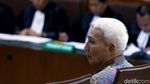 Ekspresi Sekjen dan Bendahara KONI Saat Jalani Sidang Perdana