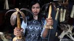 Keren, Batok Kelapa Disulap Jadi Kerajinan Khas Pulau Tidung