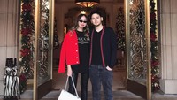 Ini saat mereka Natalan bareng tahun 2017 di Beverly Hills, Amerika Serikat (keziatoemion/Instagram)