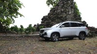 Mobil berikutnya yang bikin wow di mata detikers adalah SUV buatan Wuling, Almaz. Mobil Sport Utility Vehicle (SUV) Wuling Almaz menggunakan mesin bensin berkonfigurasi 4 silinder berkapasitas 1.500cc turbocharged. Mesin ini menghasilkan tenaga maksimal 140 HP dan torsi 250 Nm, yang merupakan torsi terbesar di kelasnya. Foto: Dok. Wuling Motors Indonesia