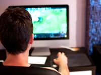 Kecanduan Main Game Online, Pria Ini Keliru Minum Cairan Asam