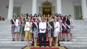 Bertemu Jokowi, Potret Semringahnya Miss Universe & Puteri Indonesia 2019