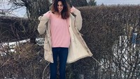 Senyumnya menikmati musim dingin di Austria. (alisarailabouni/Instagram)