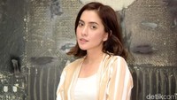 Beberapa waktu lalu Wendy resmi dipinang oleh pengusaha yang lebih tua 10 tahun darinya. Pool/Noel/detikFoto.