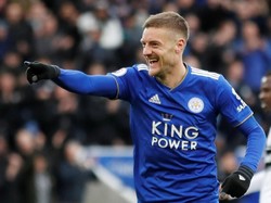 Performa yang nyaris sempurna oleh Jamie Vardy. Striker Inggris itu mencetak sepasang gol dan menyumbang satu assist ketika Leicester City menggilas Fulham 3-1. Foto: Reuters
