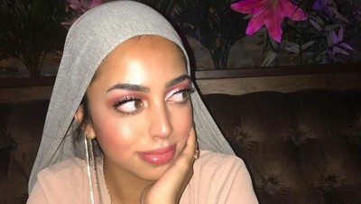Ini Dina, Hijabers Cantik Bak Yasmin Aladdin di Dunia Nyata