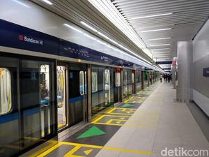 First Impression Warga DKI Jajal MRT: Keren, Kayak di Luar Negeri!