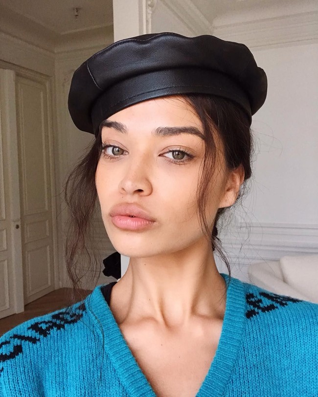 Wanita yang kuat tidak berpose telanjang untuk menunjukkan kekuatan! Itu melemahkanmu dan mengobjektifikasi wanita, komentar netizen Foto: Instagram @shaninamshaik