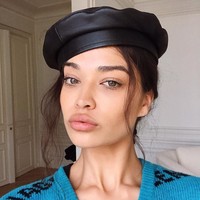 Wanita yang kuat tidak berpose telanjang untuk menunjukkan kekuatan! Itu melemahkanmu dan mengobjektifikasi wanita, komentar netizen Foto: Instagram @shaninamshaik