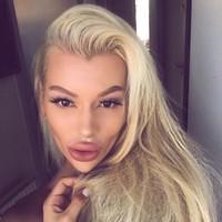 Penampilan wanita asal Copenhagen, Denmark itu pun jadi tampak ekstrem. Terlebih dari penampilan bibirnya yang sangat tebal.  Foto: Instagram (@elena_rosso)