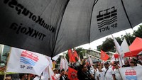 Para pekerja mendorong KPK untuk segera menuntaskan dugaan kasus korupsi pelabuhan terbesar sepanjang sejarah yang masih terus berusaha dijalankan Pelindo II. Foto: dok. SP JICT