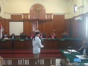 Pentolan Dewa 19 Minta Belas Kasihan Hakim Soal Sidang Berganti Siang