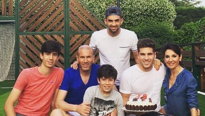 Intip 8 Potret Harmonis Zinedine Zidane bersama Keluarga