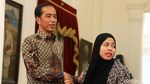 Momen Siti Aisyah Cium Tangan Jokowi Tiga Kali