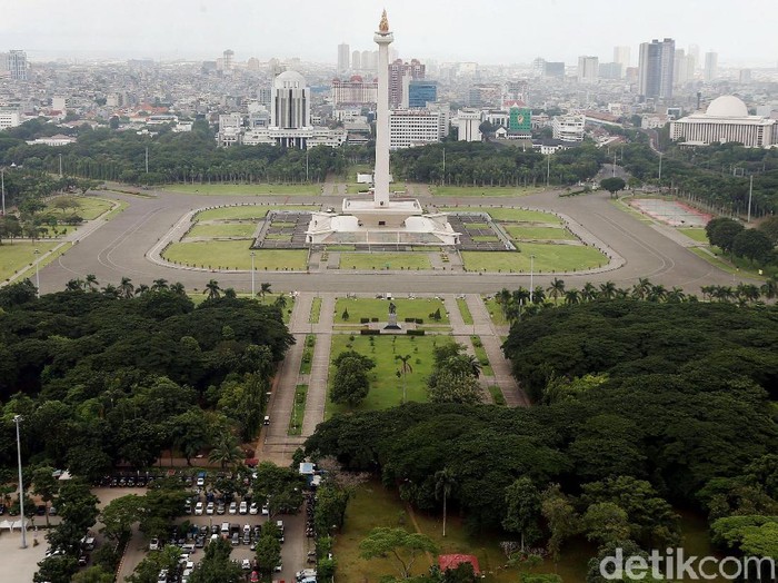 Monumen Nasional merupakan salah satu ikon kota Jakarta. Monumen yang berdiri di atas lahan seluas 80 hektar itu terlihat asri karena dikelilingi dengan taman.