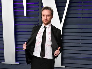 Duh! James McAvoy Ditonjok Pria Mabuk