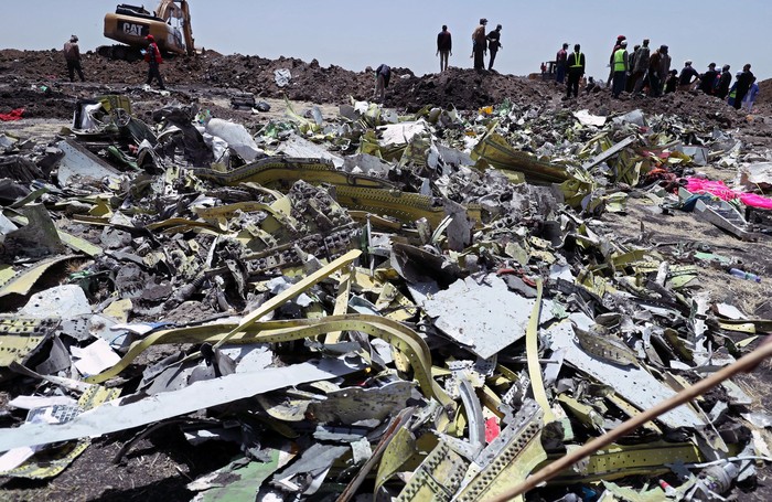 Otoritas Ethiopia menyatakan tidak ada yang selamat dalam insiden jatuhnya pesawat Ethiopian Airlines Boeing 737 MAX 8. Keluarga korban pun tak kuasa menahan kesedihan.