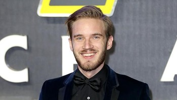 1.  Pewdiepie. Berkat popularitasnya yang luar biasa, Felix Kjellberg dicatat berhasil mengantongi 6,580,997 pound sterling setiap bulan sehingga menjadi YouTuber dengan pendapatan terbesar di dunia. (Foto: Chris Jackson/Getty Images)