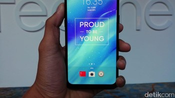 Sejumlah fitur mumpuni dihadirkan oleh smartphone ini. Seperti Nightscape untuk membantu pengguna dalam mengambil gambar pada malam hari. (Foto: detikINET/Muhamad Imron Rosyadi)