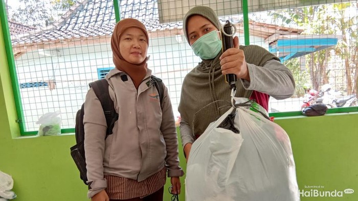 Kegiatan Bank Sampah Dhuawar Sejahtera Desa Sendangsari, Kulon Progo/ Foto: Dok. Dhuawar Sejahtera Kegiatan Bank Sampah Dhuawar Sejahtera Desa Sendangsari, Kulon Progo/ Foto: Dok. Dhuawar Sejahtera