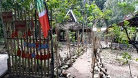 Traveler akan menemukan beberapa bangunan tradisional, di dalamnya terdapat gamelan dan beberapa benda jadul. Wah, nostalgia banget! (Pradito Rida Pertana/detikcom) 
