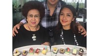 Happy birthday the best women in my life, tulis Augie dalam akun Instagramnya. Foto: Instagram@augiefantinus