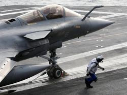 Potret Kapal Induk Nuklir Prancis Bertolak ke Asia, Mau Apa?