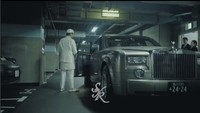 Mobil pernikahan Syahrini dan Reino Barrack menarik perhatian masyarakat. Pasalnya mobil yang digunakan pasangan itu adalah Roll-Royce Phantom VII Saloon 4-Door. Istimewa/Dok. Screenshot Instagram/Syahrini.