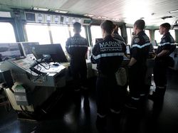 Potret Kapal Induk Nuklir Prancis Bertolak ke Asia, Mau Apa?