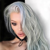 Elena telah melakukan beragam operasi plastik. Mulai dari implan payudara sampai botox dan filler.   Foto: Instagram (@elena_rosso)