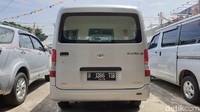Di salah satu diler mobil bekas Daihatsu Gran Max BV AC 2013 Rp 79 juta. Foto: Luthfi Anshori