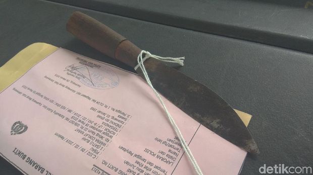 Gunakan Pisau Berkarat, Endang Tusuk Mantan Istri yang Tolak Rujuk