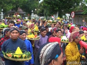 Lawan Hoax Pemilu, Pedagang di Yogya Gelar Merti Malioboro