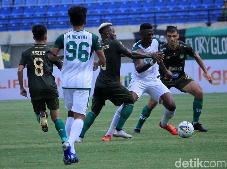 Kegagalan Penalti Selamatkan Persebaya dari Kekalahan